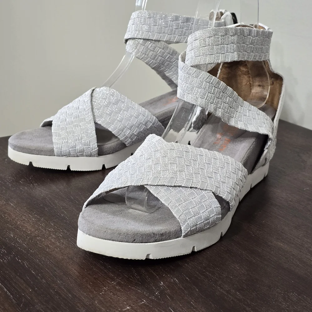 Bernie Mev. New York Honesty Sandals Women's Size 38 EUR/7.5 US